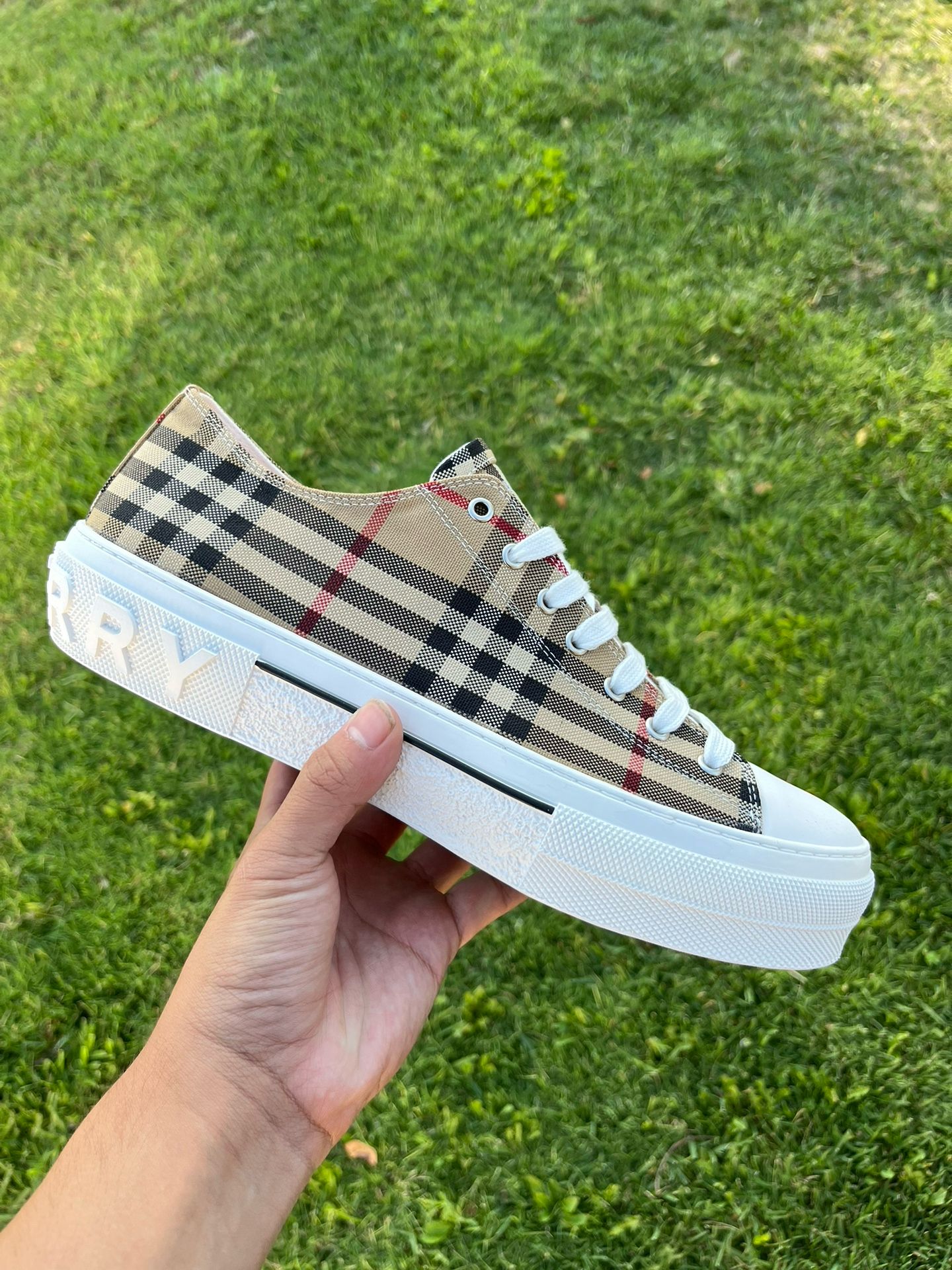 BURBERRY CONVERSE SNEAKER