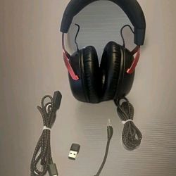 HP HYPER X CLOUD III Gaming Headset Mute Status Light Extra-Comfort Ear Cups...