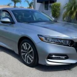 2018-2022 HONDA ACCORD SEDAN HUSKY LINERS FLOOR MATS 