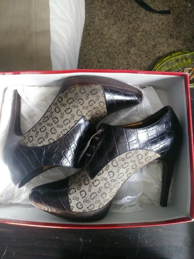 Guess. SIZE 8M T-SHERICE BY MARCIANO