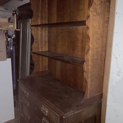 Antique hutch real wood! $300 Pick up in Decatur Georgia