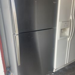 Refrigerator 33by67