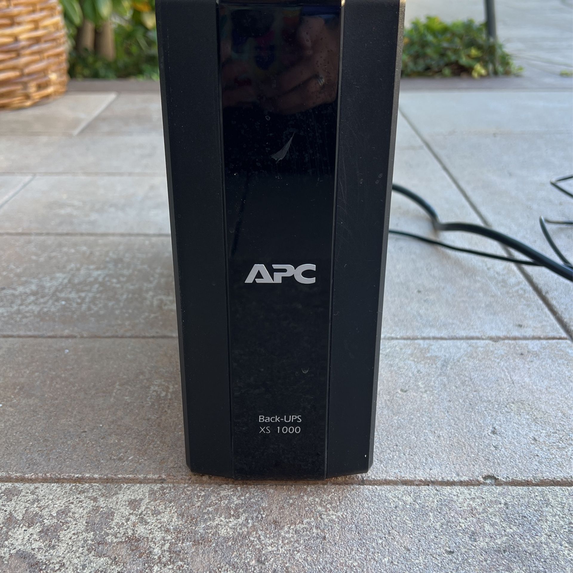 APC Back UPS XS 1000 For Computer