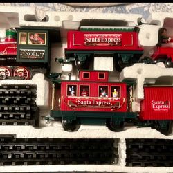 35 Piece SANTA EXPRESS Christmas Train Complete Tested 