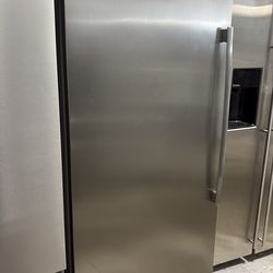 Frigidaire single refrigerator