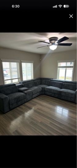 5 piece sectional. With A storage counsel. 600