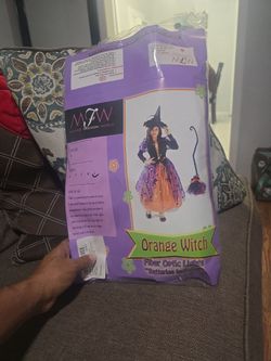 Orange witch Hallowen costume