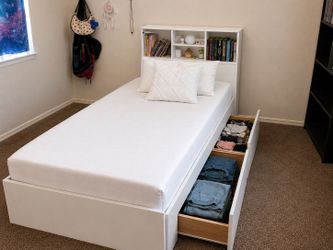 Twin size bed