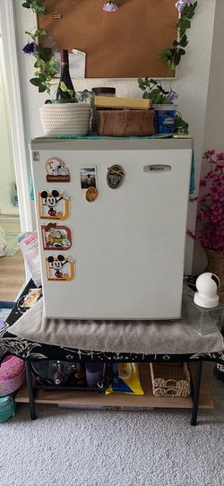 MINI FRIDGE