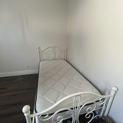 Twin Bed Frame w/ Mattress 