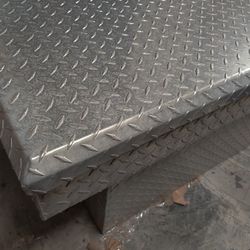 Aluminum Truck Toolbox – Full Size Crossover