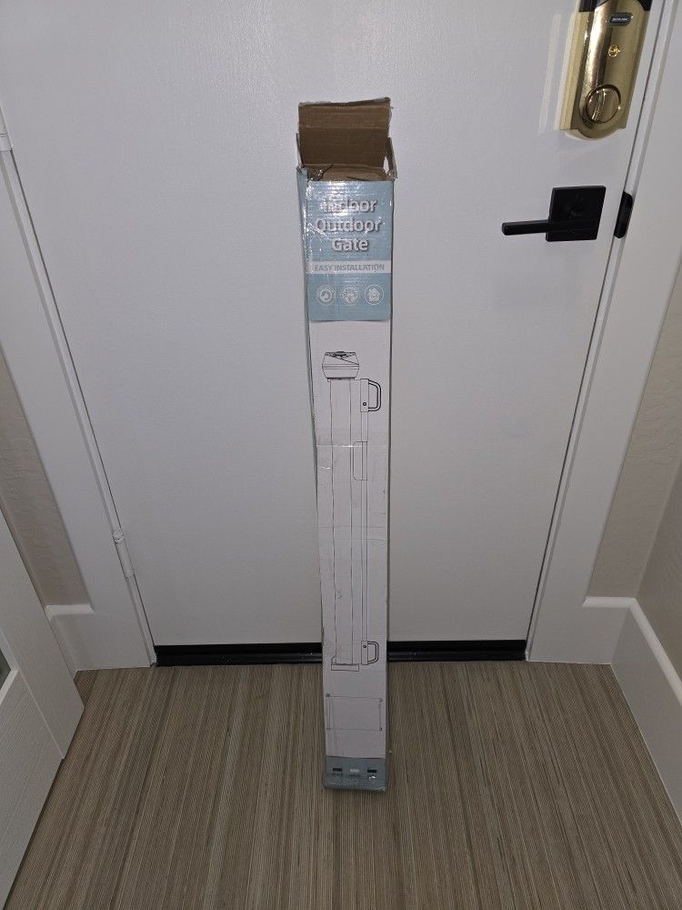 New RETRACTABLE Baby Gate