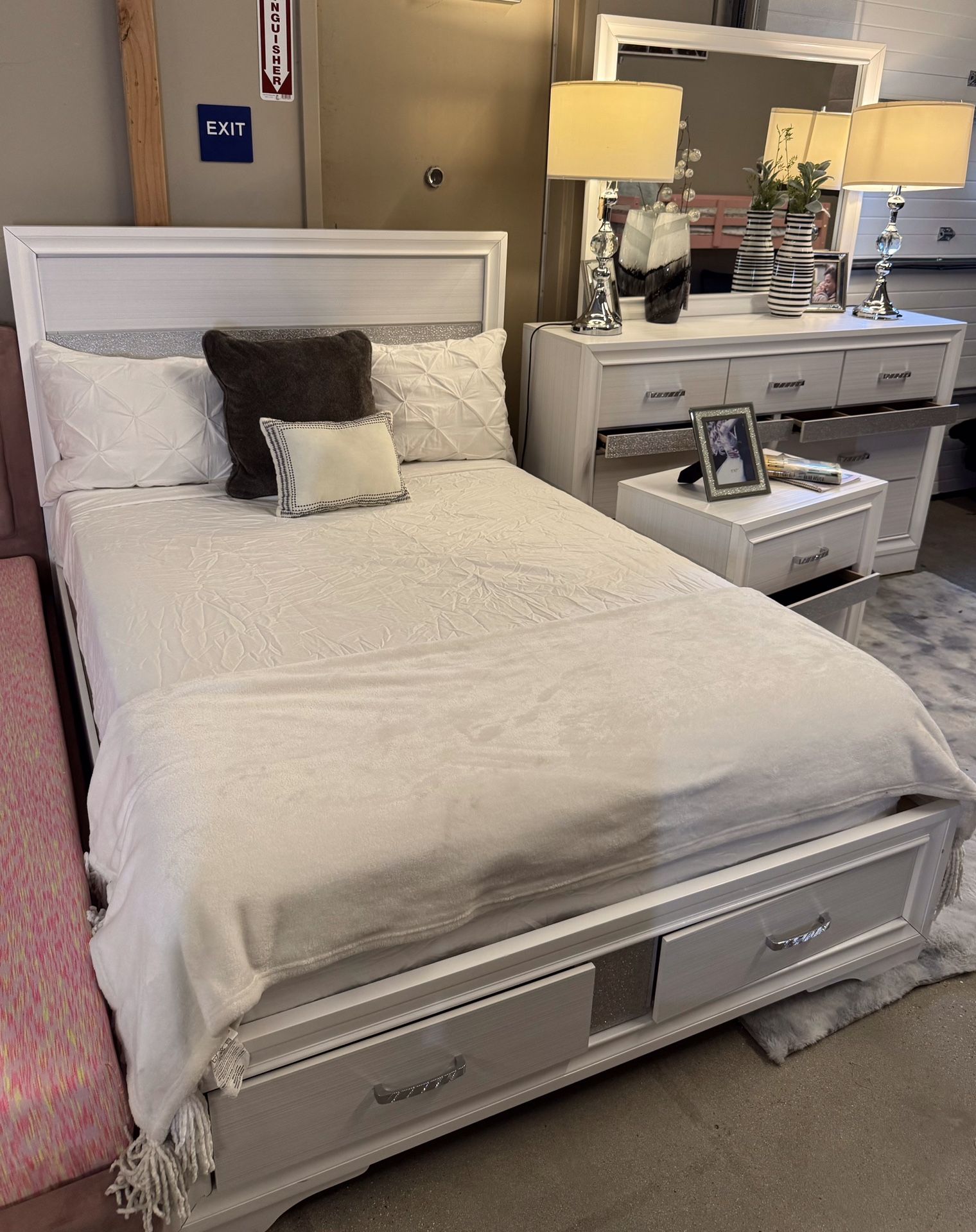 Full Bedframe, Dresser, Mirror And Nightstand