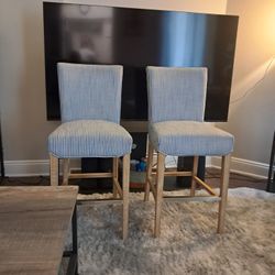 7pc Dinette . 2 pub style chairs
