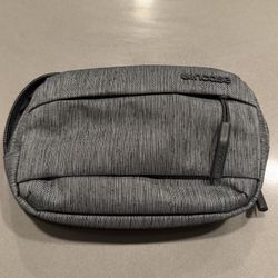 Incase City Accessory Pouch