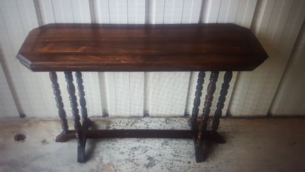 Wooden table - Perfect By A Couch Or Entrance