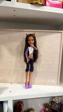 Dead tired clawdeen monster high