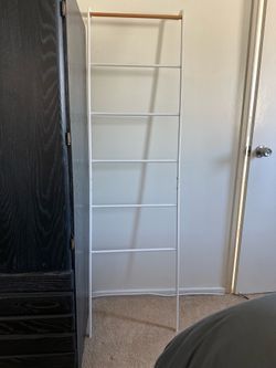 Ladder hang