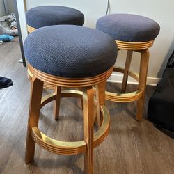Set of 3 barstools 
