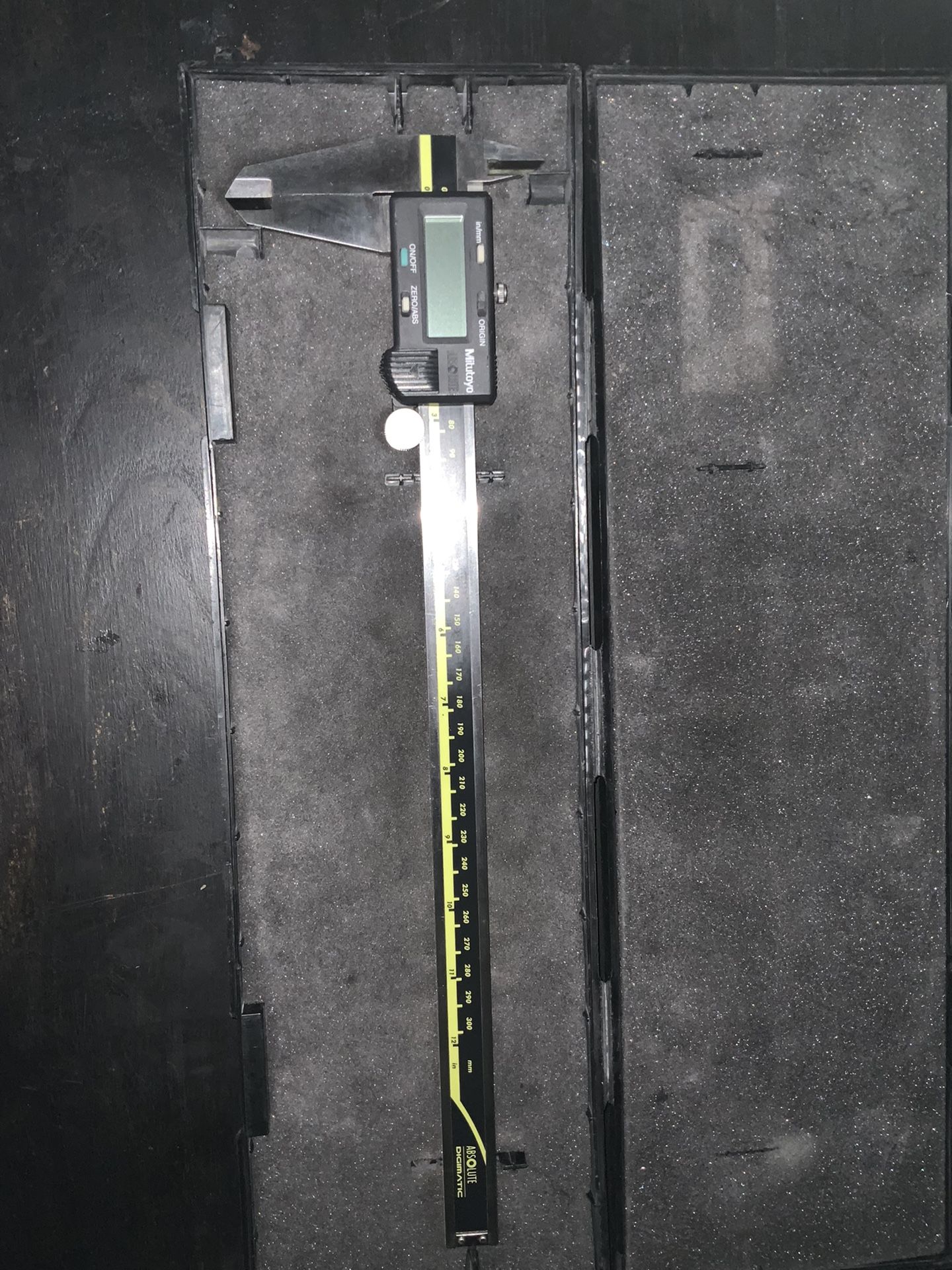 Mitutoyo digital caliper