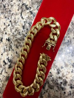 Semi solid Cuban bracelet 10k gold in great condition