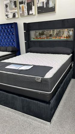 Contemporary Style Black/Gold Fireplace bed w/Bluetooth Speakers