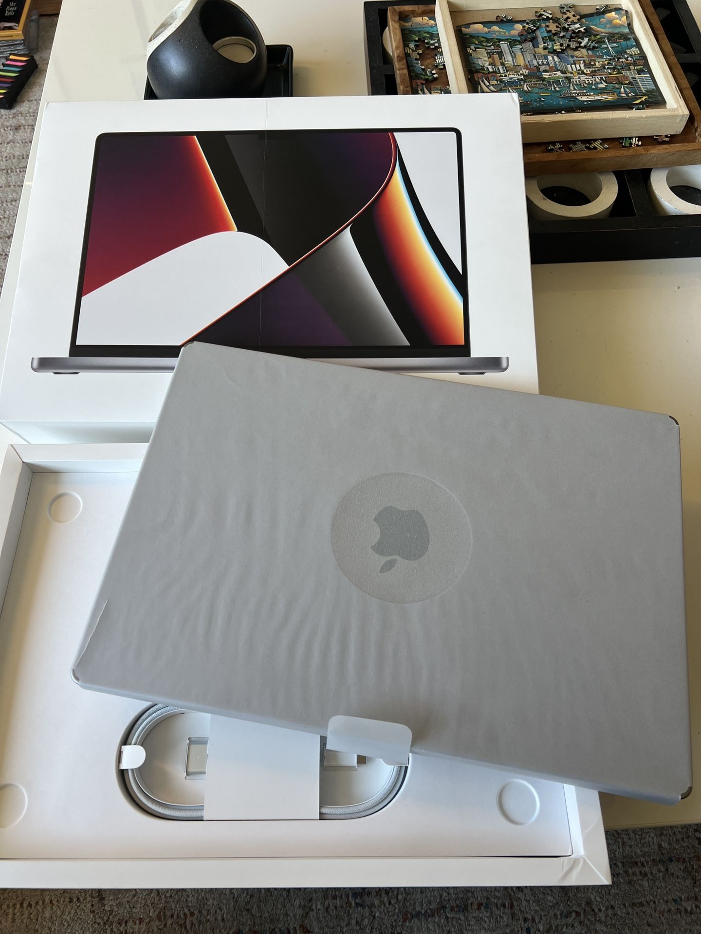 MacBook Pro 16” , M1 Pro, 16gb ram, 1TB ssd