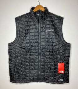 The North Face Men’s 2XL Black Thermoball Trekker Quilted Vest Jacket Company Logo