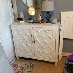 Elegant Console With Doors Contemporary White