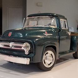 1956 Ford F100 1:24 DIECAST