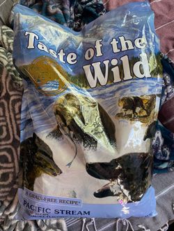Dog food kibbles