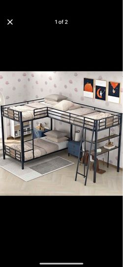 Triple bunk bed