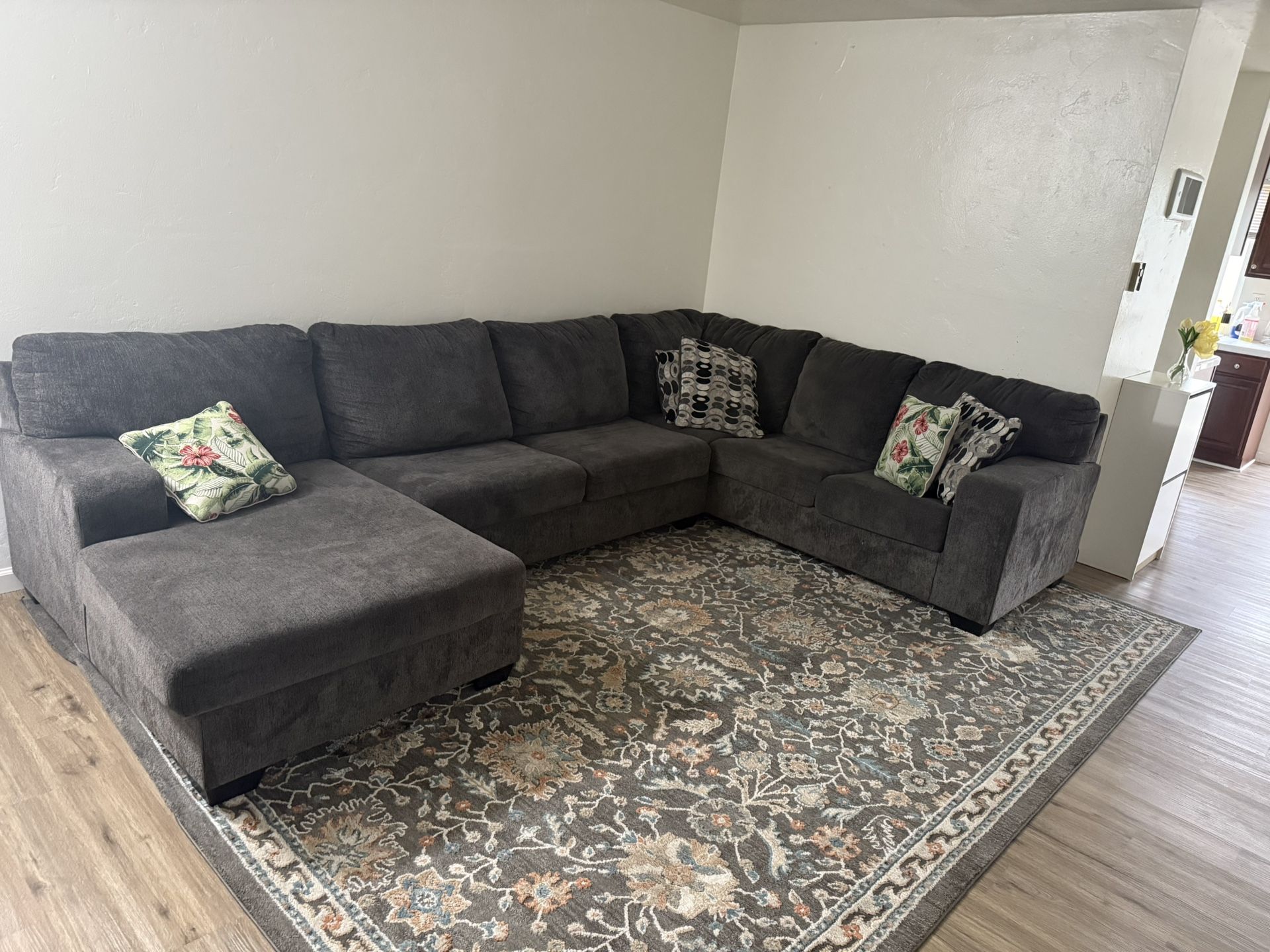 Cozy 2BR Townhouse – Entire Place