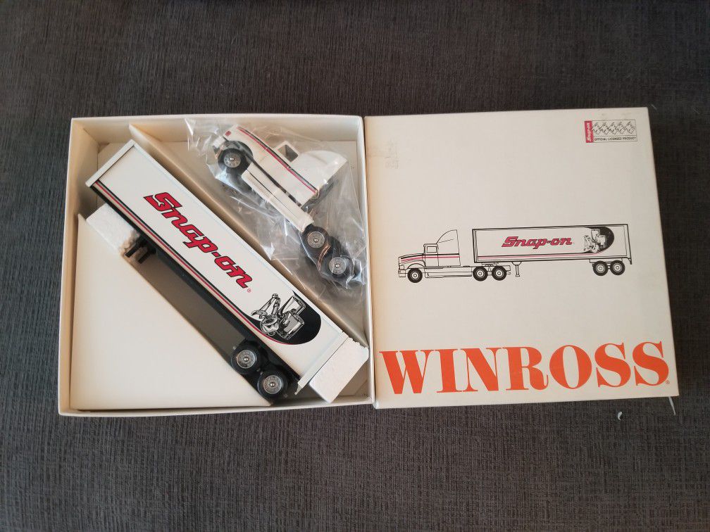 Winross Die Cast Truck Snap-on