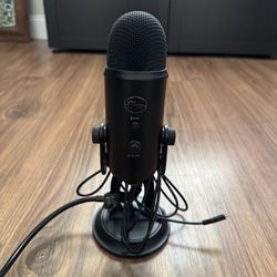 Logitech Blue Yeti USB Microphone