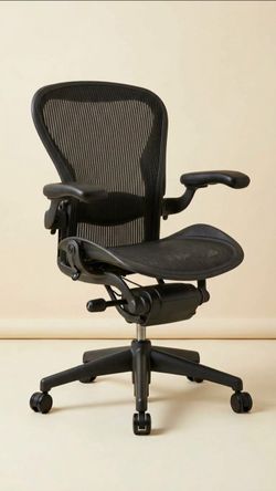 Herman Miller Aeron Classic Chair (Size B) - Excellent Condition