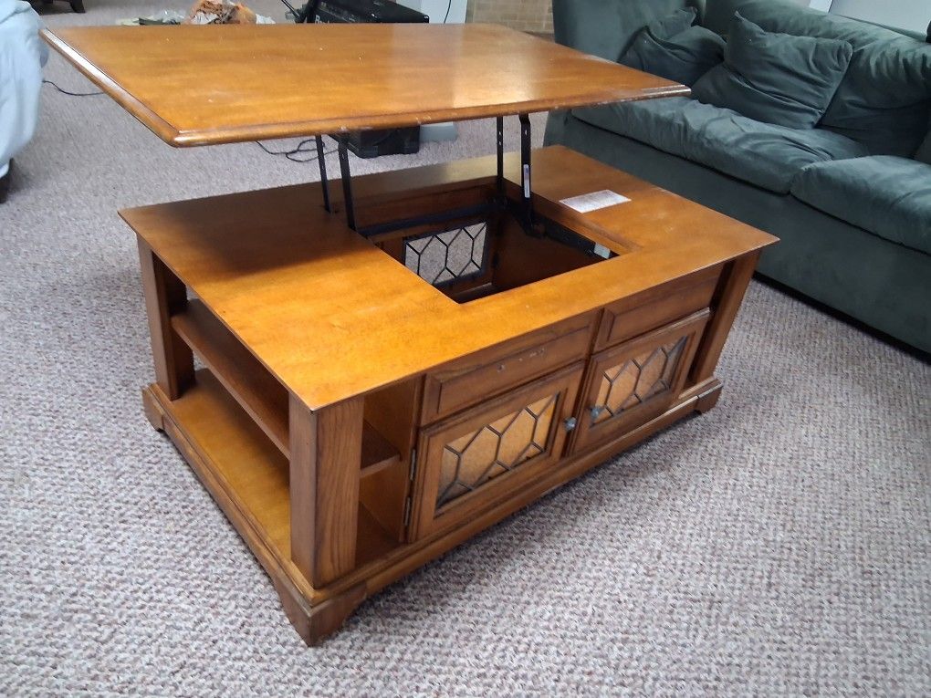 COFFEE TABLE w/ TWO END TABLES