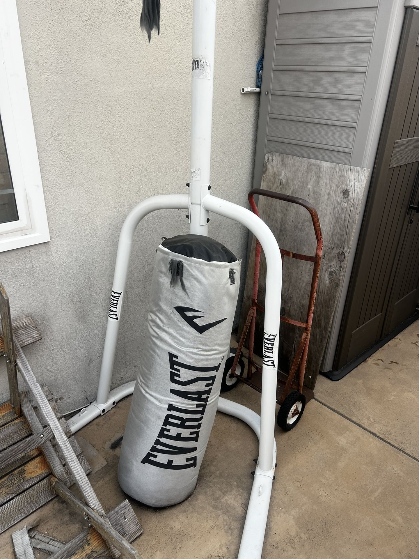 Everlast Punching Bag Stand