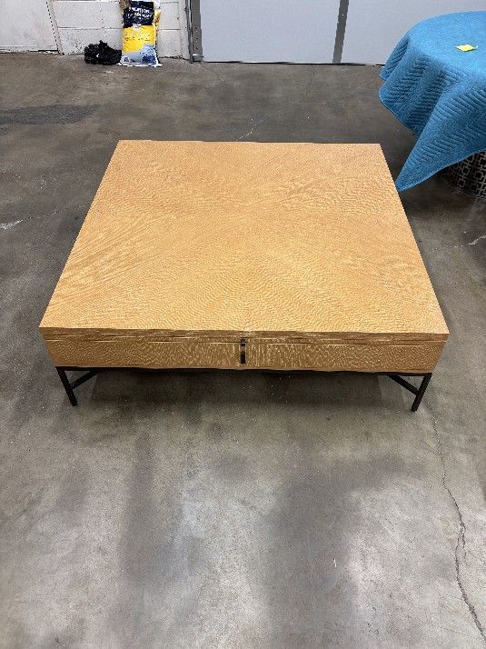 Bolier & Company By Decca Coffee/ Cocktail Table