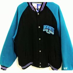 Charlotte Hornets ( NBA ) Association ( Vintage  ) Athletic Wool Winter Jacket • LA - Logoed • Official ( NBA ) Licensed Product  • Size : XL 