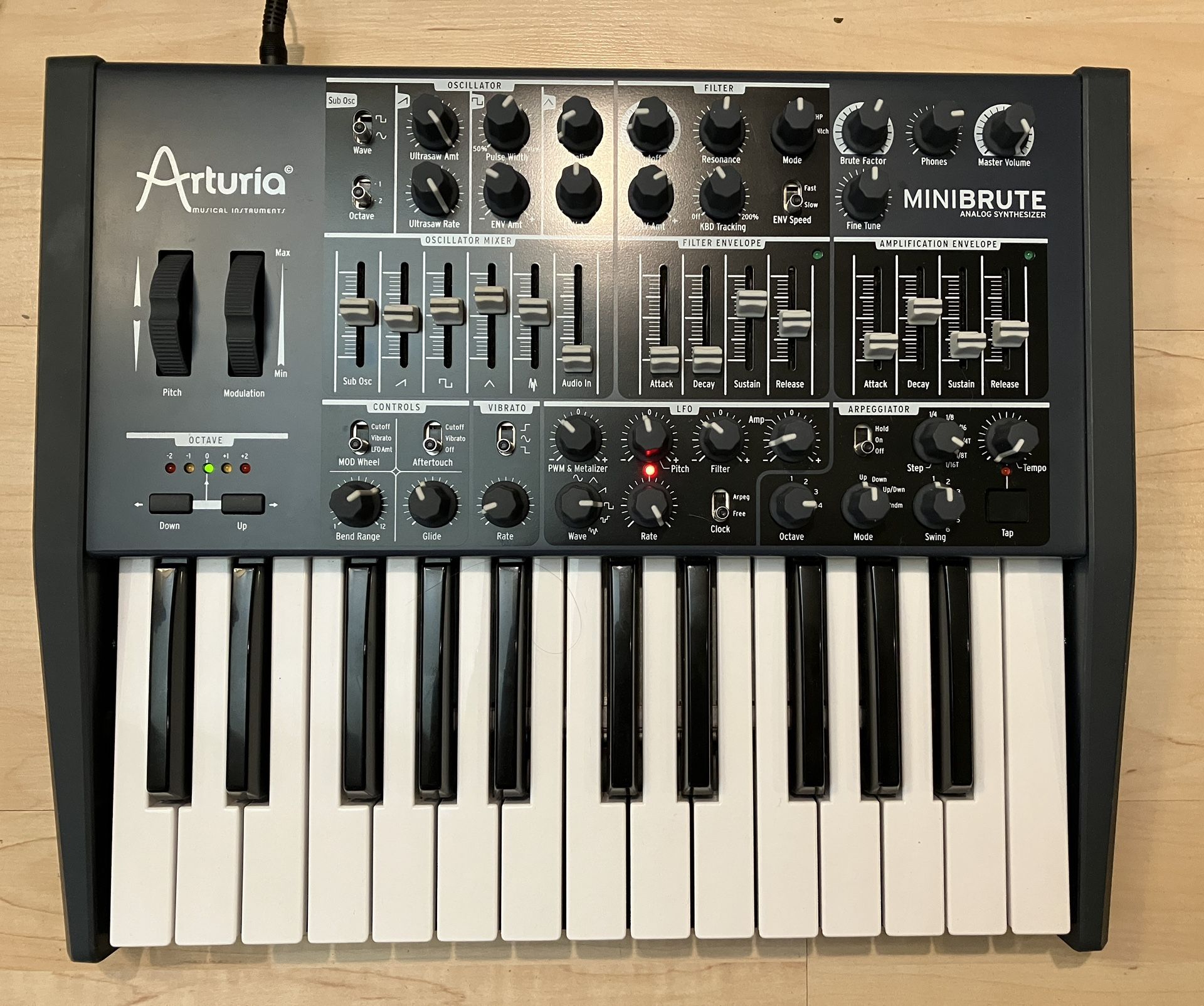 Arturio Minibrute Analog Synthesizer Black - Near Mint