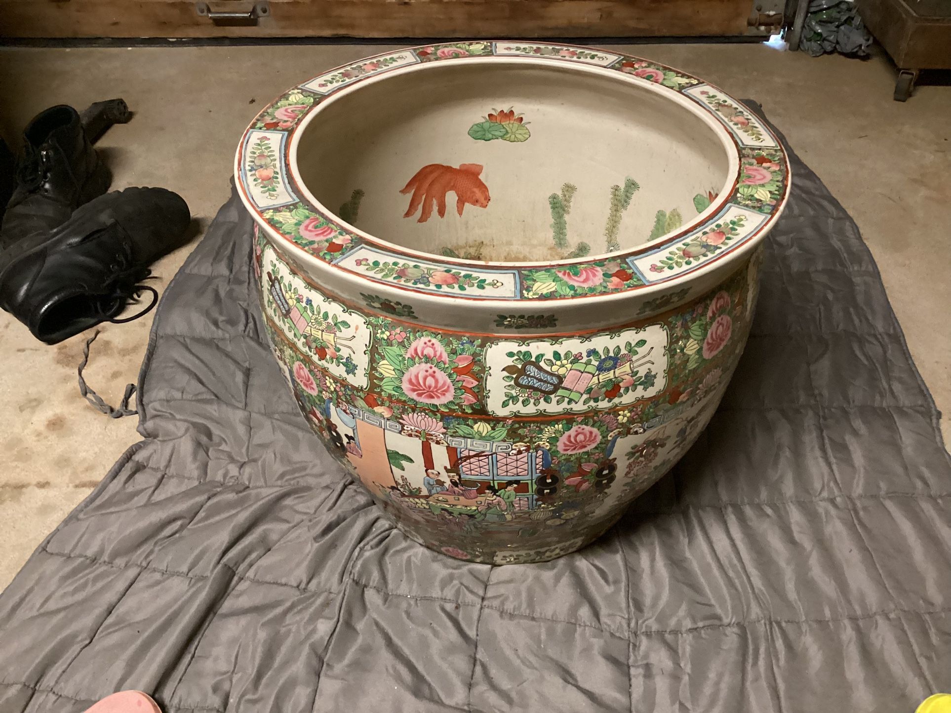 Large Chinese Famille Rose Medallion 18" Fish Bowl Vase Jardiniere Planter Pot