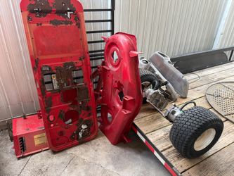 Vendo el lote completo , OFERTA RAZONABLE   Repuestos de todo tipo tractores Todo a la vista en las fotos Venga y hablas