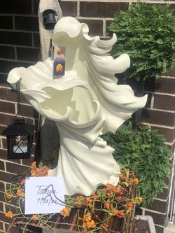 HTF Large Resin Cracker Barrel Ghost With Lantern