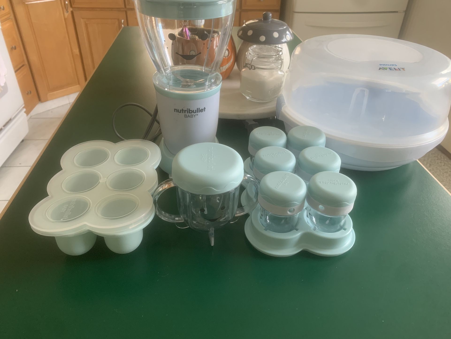 Nutri Baby Bullet Blender + Philips Avent Microwave Sterilizer