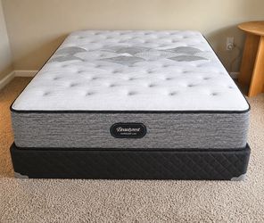 Queen Brand name Beautyrest harmony lux / hybrid