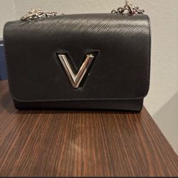 Black Epi Leather Louis Vuitton Purse