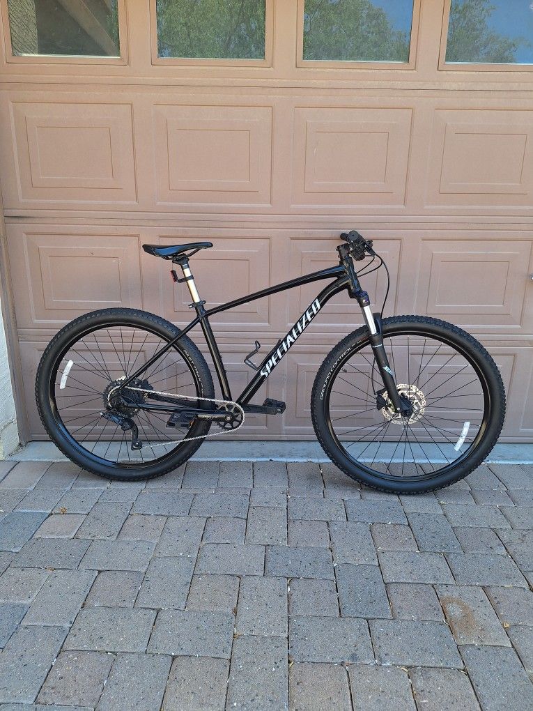 SPECIALIZED ROCKHOPPER COMP 29 ER 1 X 9 SPEED LIKE NEW ( CHECK MY OTHER BIKES)