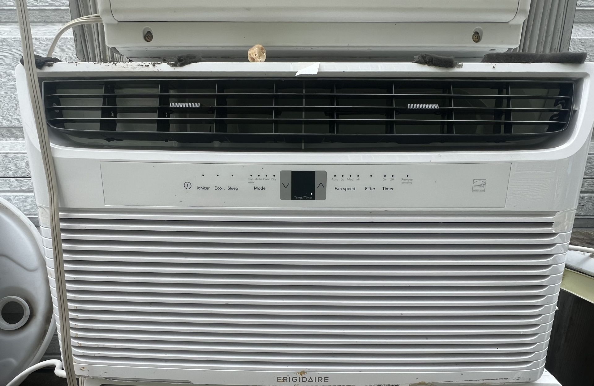 Frigidaire 12,000 BTU Air Conditioner
