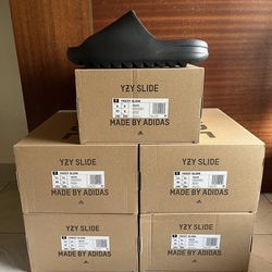 Adidas Yeezy Slides - All Size And Colors Available 